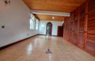 5 Bed Villa with En Suite at Lone Tree - 6
