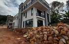 5 Bed Townhouse with En Suite in Lavington - 12