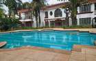 6 Bed House with En Suite in Nyari - 1