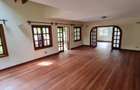 5 Bed Townhouse with En Suite at Lavington - 2