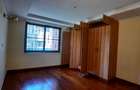 5 Bed Townhouse with En Suite at Lavington - 10