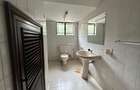 4 Bed Villa with En Suite at Lavington - 19