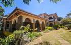 5 Bed House with En Suite in Lavington - 2