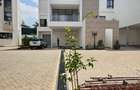 5 Bed Townhouse with En Suite in Lavington - 1