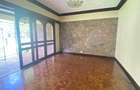 5 Bed House with En Suite at Parklands - 5