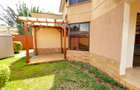 6 Bed Townhouse with En Suite in Lavington - 3