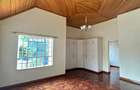 5 Bed Townhouse with En Suite in Lavington - 4