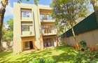 5 Bed Townhouse with En Suite at Convent Drive - 2