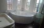 5 Bed Townhouse with En Suite in Lavington - 10
