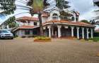 5 Bed House with En Suite in Runda - 1