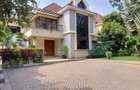 5 Bed Townhouse with En Suite at Lavington Green - 9