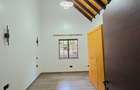 5 Bed Townhouse with En Suite at Othaya Road - 14