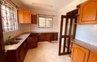 3 Bed Apartment with En Suite at Links Road - 10