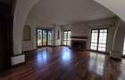 4 Bed Townhouse with En Suite in General Mathenge - 9