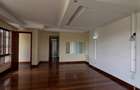 5 Bed Townhouse with En Suite in Lavington - 10