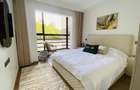 Serviced 2 Bed Apartment with En Suite in Riverside - 13