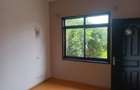 5 Bed Townhouse with En Suite at Lavington - 13