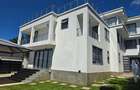 4 Bed Villa with En Suite at Kerarapon Drive - 17