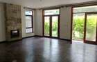 5 Bed Townhouse with En Suite in Lavington - 16