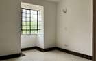 4 Bed Townhouse with En Suite in Kitisuru - 14