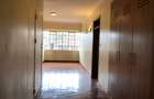 4 Bed Townhouse with En Suite at Near Abc Place - 12