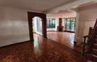5 Bed Villa with En Suite in Lavington - 5