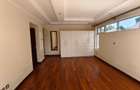 5 Bed Townhouse with En Suite in Lavington - 16