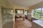 5 Bed House with En Suite in Ridgeways - 4