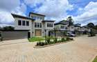 5 Bed Villa with En Suite in Runda - 1