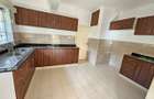 6 Bed House with En Suite in Rosslyn - 8