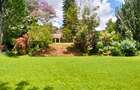 6 Bed House with En Suite in Lavington - 3
