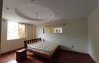 5 Bed Townhouse with En Suite at Lavington - 8