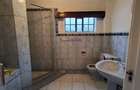 5 Bed House with En Suite in Runda - 12