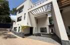 5 Bed Townhouse with En Suite in Lavington - 19