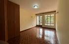 5 Bed Villa with En Suite at Lavington - 13