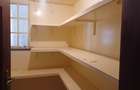 5 Bed Townhouse with En Suite in Lavington - 6