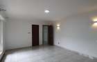 4 Bed Apartment with En Suite in Parklands - 10