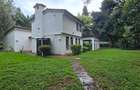 4 Bed House with En Suite at Hill View - 5