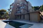 6 Bed Villa with En Suite in Nyari - 1