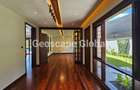 5 Bed House with En Suite in Runda - 14