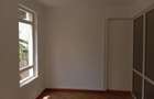 4,000 ft² Office with Service Charge Included at Riverside Drive - 9
