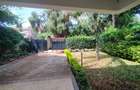 4 Bed House with En Suite in Lavington - 4