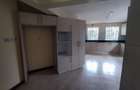 4 Bed House with En Suite at Near Galleria - 5