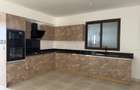 2 Bed Apartment with En Suite in Westlands Area - 15