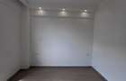 2 Bed Apartment with Gym in Riverside - 13