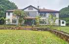 5 Bed House with En Suite in Runda - 1