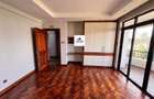 4 Bed Apartment with En Suite in Riverside - 5