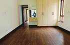 5 Bed Townhouse with En Suite in Spring Valley - 8