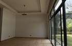 5 Bed Townhouse with En Suite in Lavington - 3