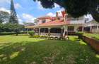 5 Bed House with En Suite in Rosslyn - 2